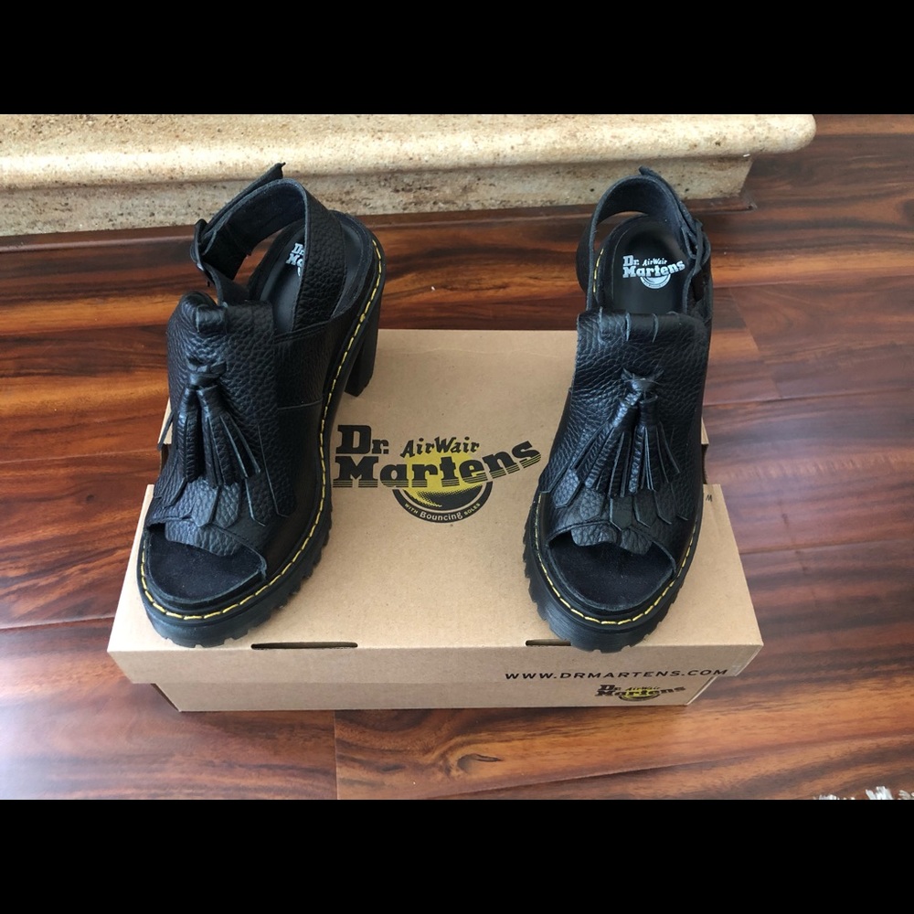 **NWOT** Dr. Martens Platform Sandal- “Seraphina”